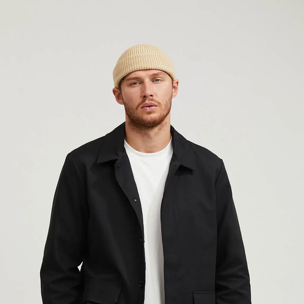 BEIGE SHORT BEANIE - Image 3