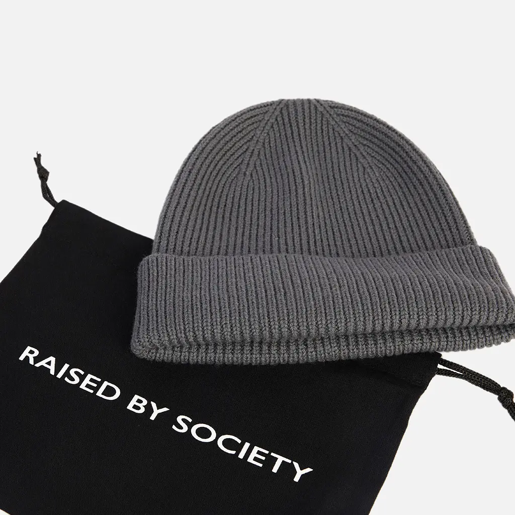 DARK GREY SHORT BEANIE - Image 6