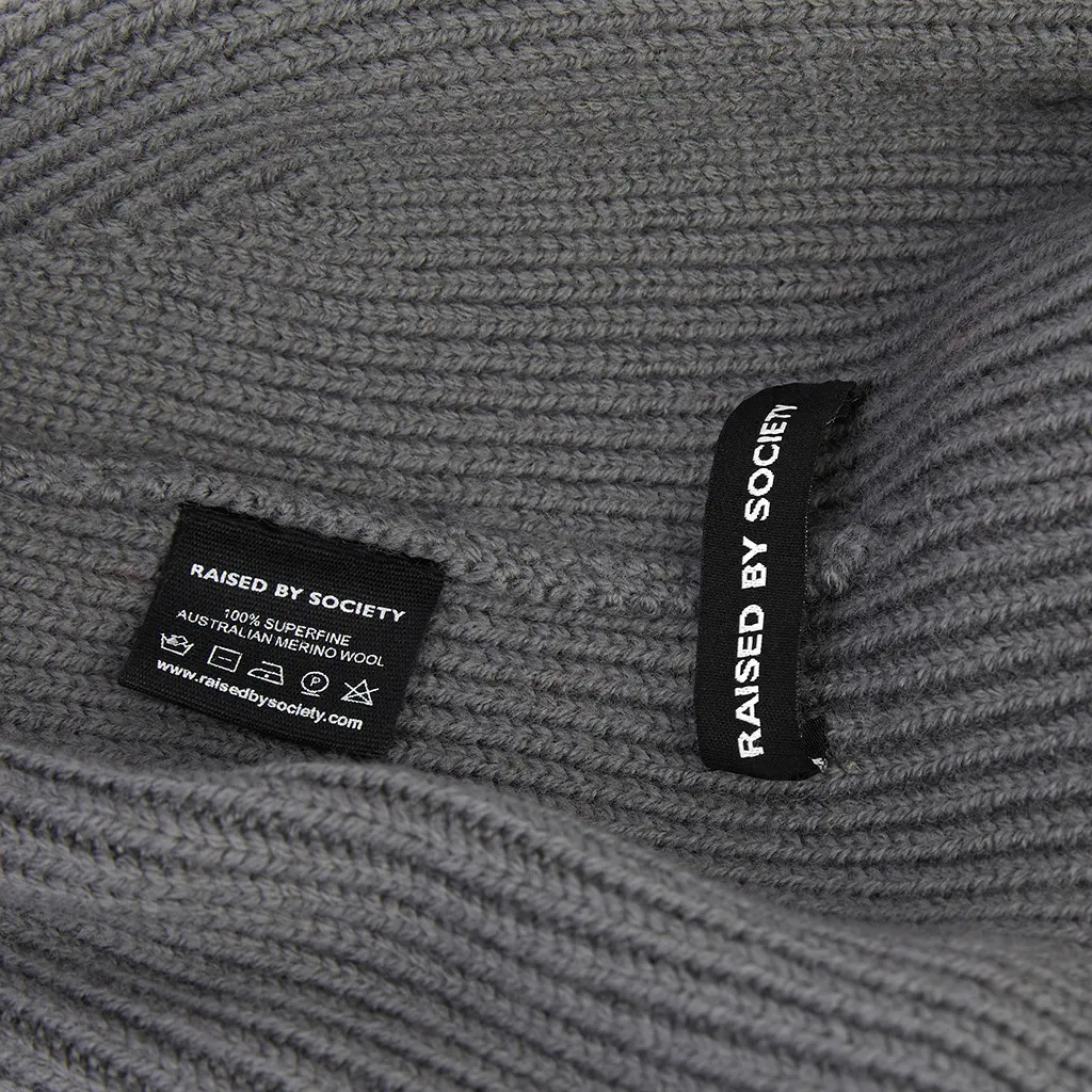 DARK GREY SHORT BEANIE - Image 7