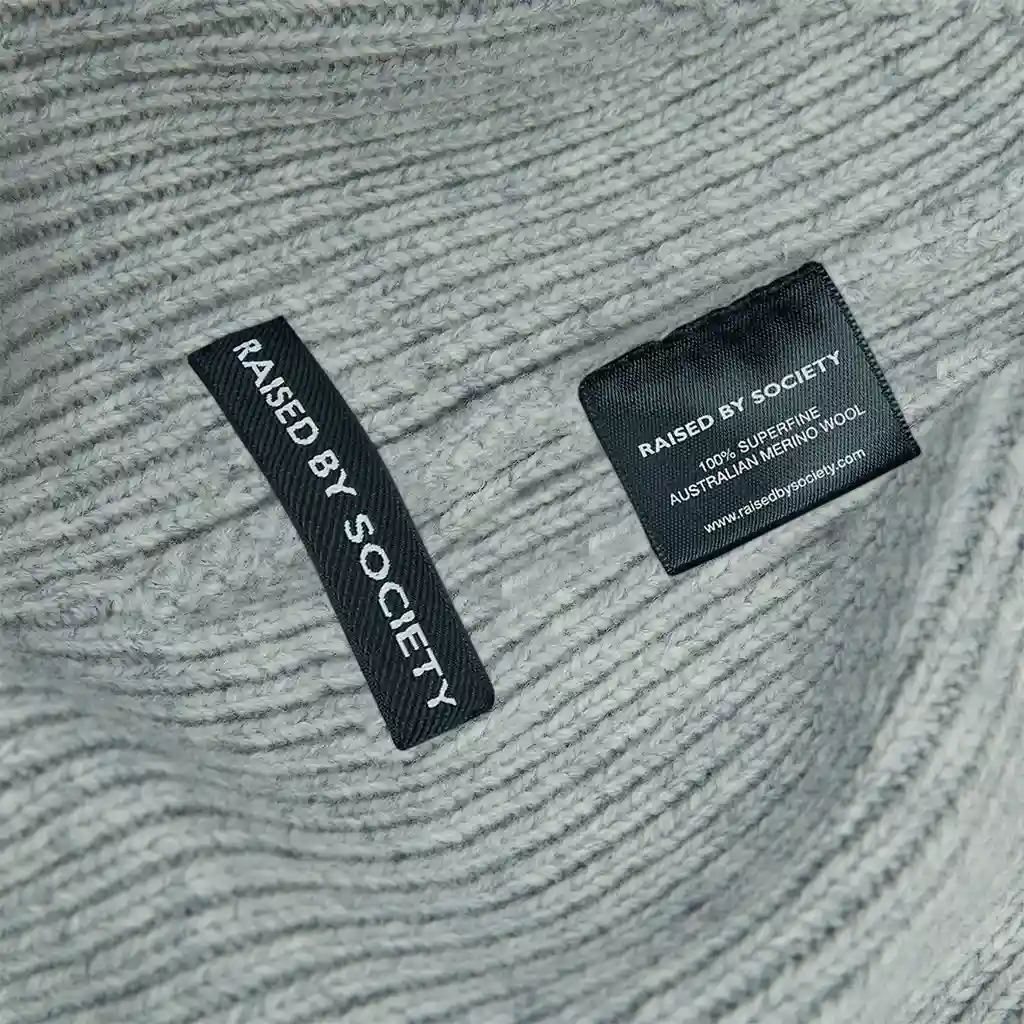LIGHT GREY SHORT BEANIE - Image 5