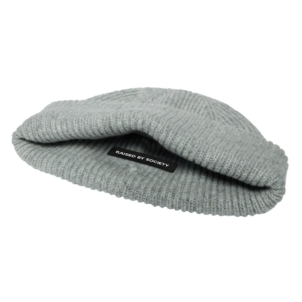 LIGHT GREY SHORT BEANIE - Image 7